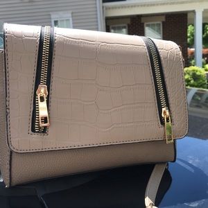 Beige pattern bag